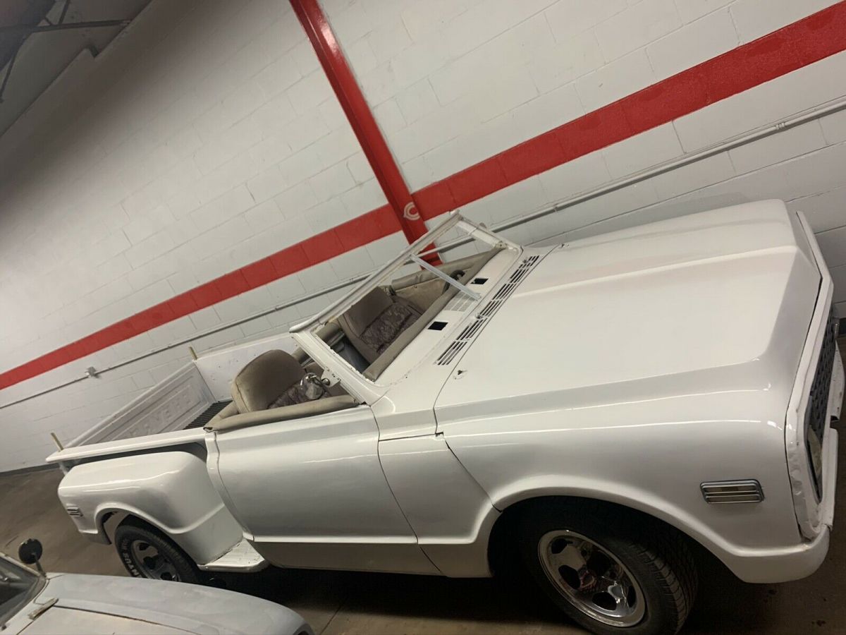 1971 White Chevrolet C10/K10