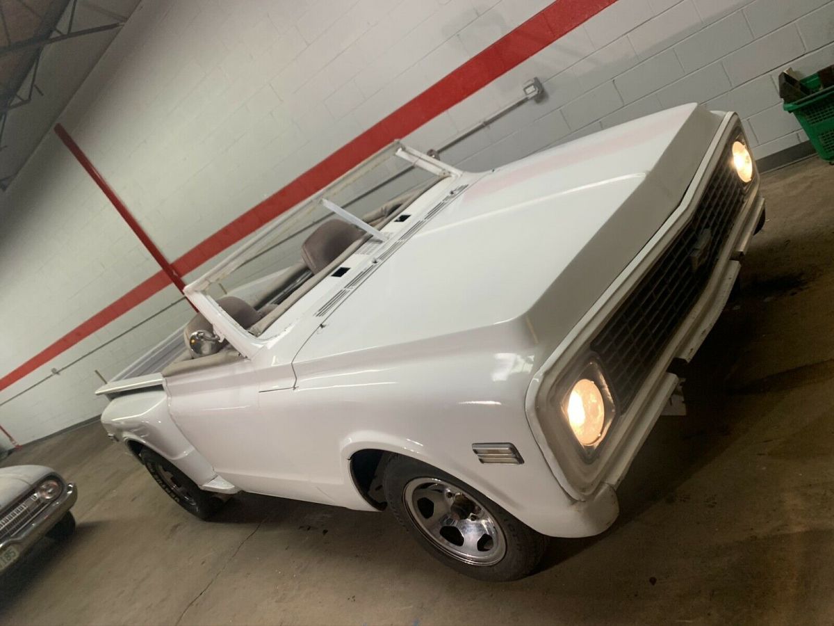 1971 White Chevrolet C10/K10