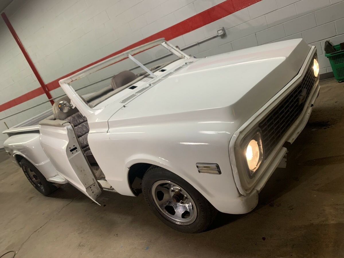 1971 White Chevrolet C10/K10