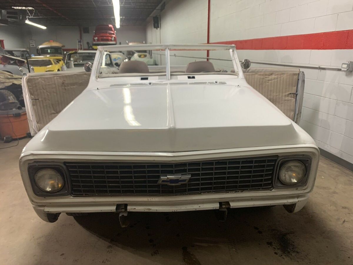 1971 White Chevrolet C10/K10