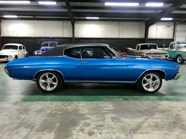 1971 Blue Chevrolet Chevelle Coupe