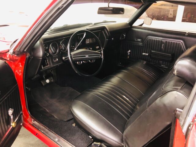 1971 Red Chevrolet Chevelle Coupe