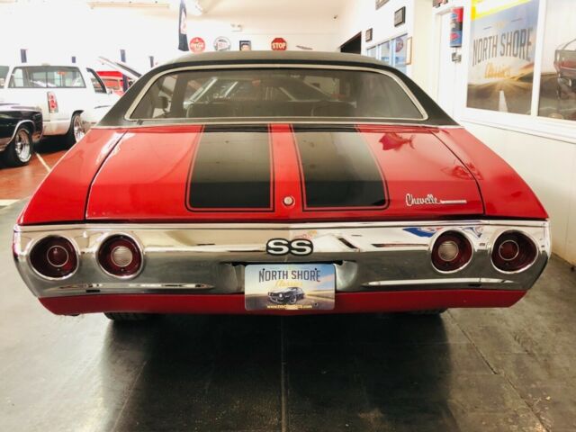 1971 Red Chevrolet Chevelle Coupe