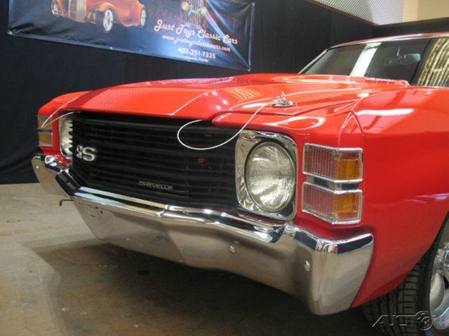 1971 Red Chevrolet Chevelle Coupe