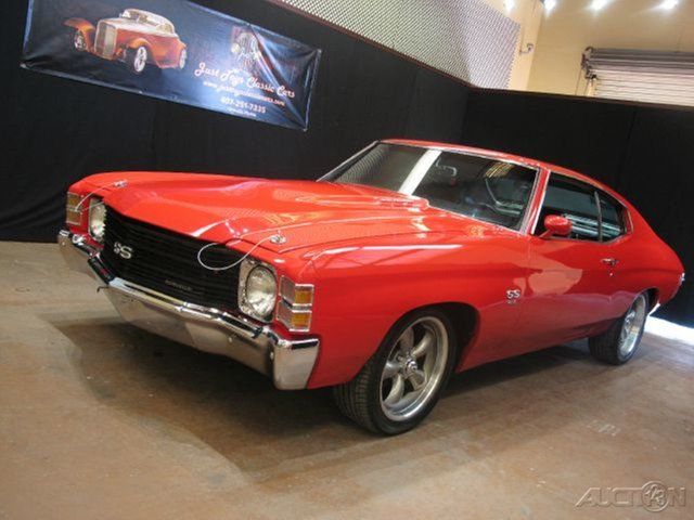 1971 Red Chevrolet Chevelle Coupe