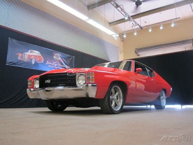 1971 Red Chevrolet Chevelle Coupe