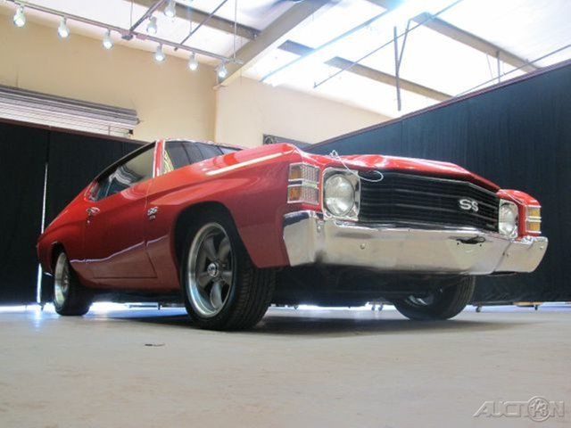 1971 Red Chevrolet Chevelle Coupe