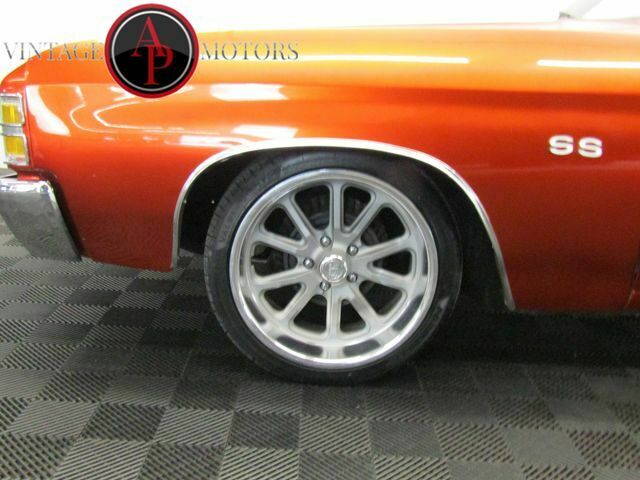 1971 Orange Chevrolet Chevelle --