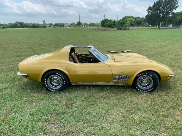1971 War Bonnet Yellow Chevrolet Corvette Coupe