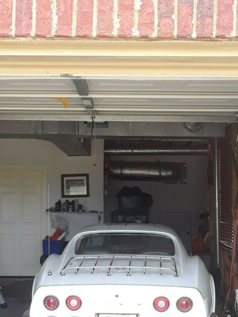 1971 White Chevrolet Corvette Coupe