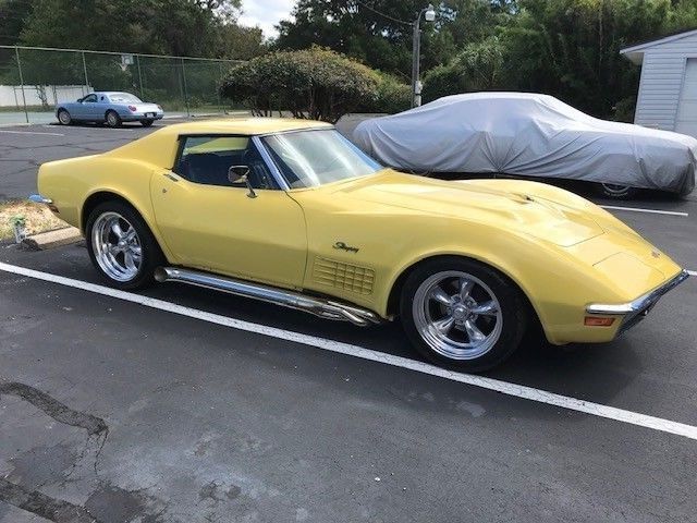 1971 Yellow Chevrolet Corvette Coupe