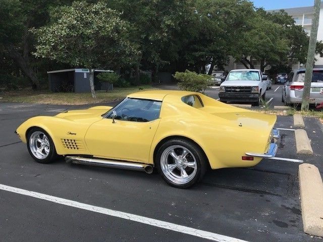 1971 Yellow Chevrolet Corvette Coupe