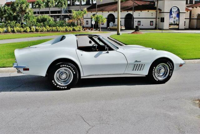 1971 White Chevrolet Corvette Convertible
