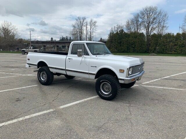 1971 White Chevrolet C-10 Standard Cab Pickup