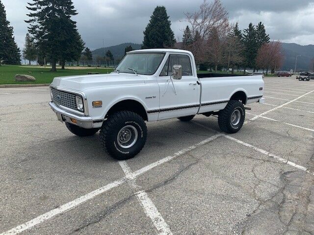 1971 White Chevrolet C-10 Standard Cab Pickup