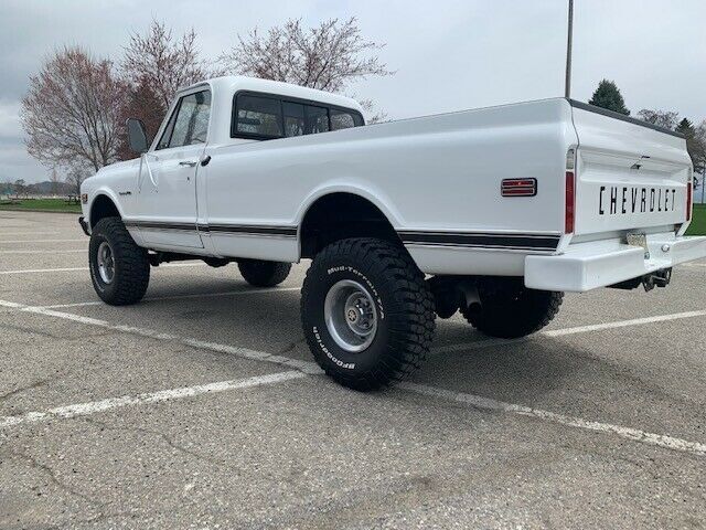 1971 White Chevrolet C-10 Standard Cab Pickup