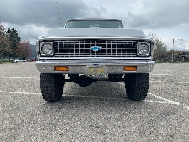 1971 White Chevrolet C-10 Standard Cab Pickup