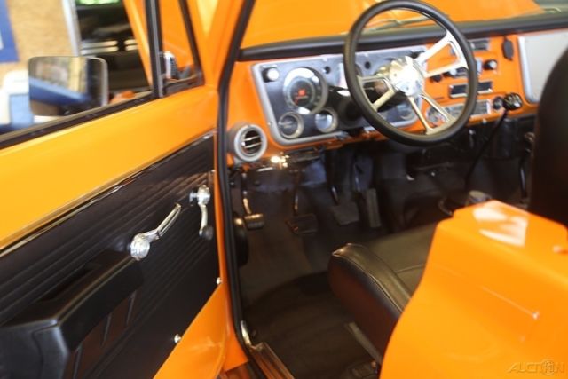 1971 Orange Chevrolet K-5 Blazer