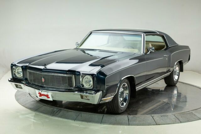1971 Blue Chevrolet Monte Carlo --