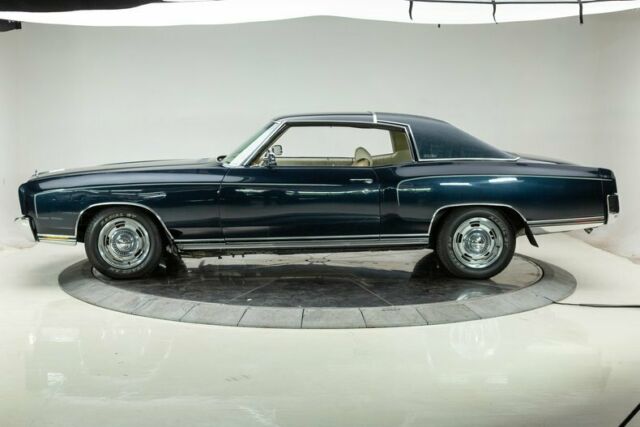 1971 Blue Chevrolet Monte Carlo --