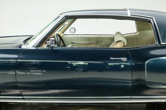 1971 Blue Chevrolet Monte Carlo --