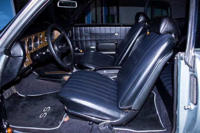 1971 Silver Chevrolet Monte Carlo Hardtop