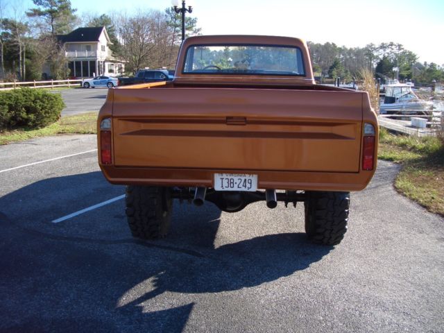 1971 White Chevrolet C-10 Standard Cab Pickup