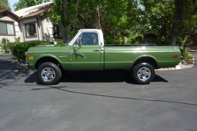 1971 Green Chevrolet C-10 Pickup