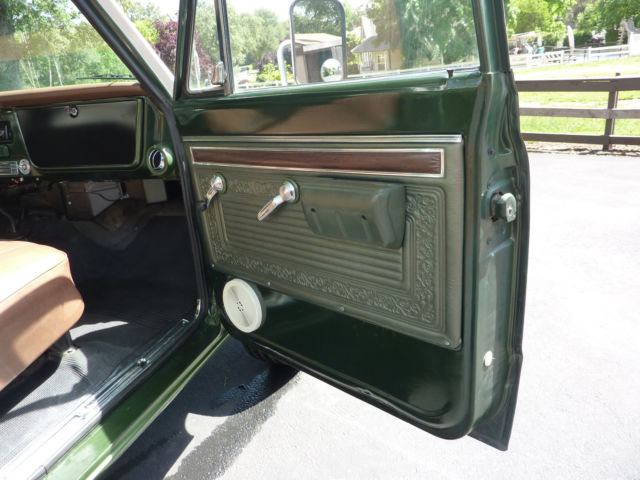1971 Green Chevrolet C-10 Pickup