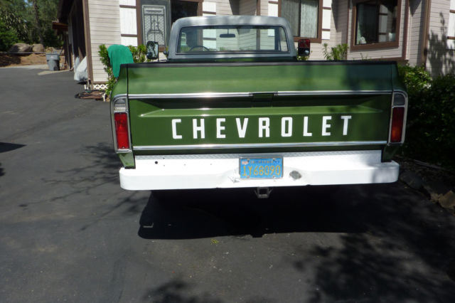1971 Green Chevrolet C-10 Pickup