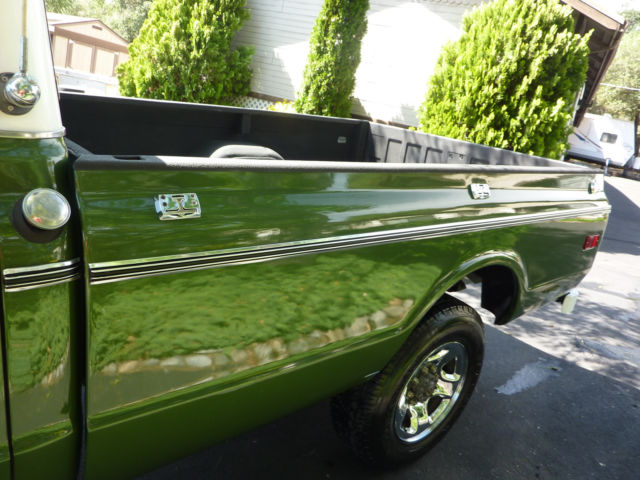 1971 Green Chevrolet C-10 Pickup