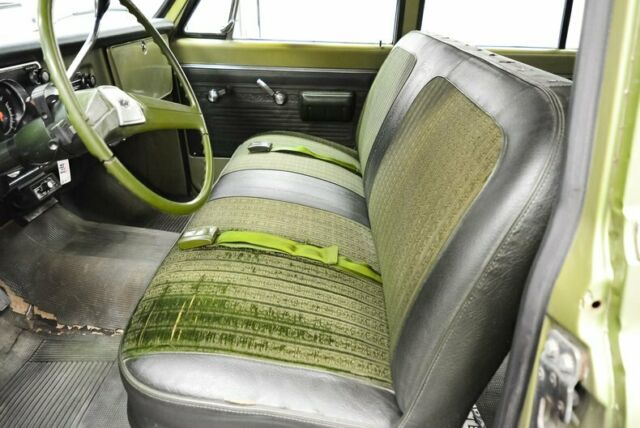 1971 Green Chevrolet Suburban SUV