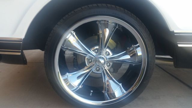 1971 RED BLACK Chevrolet C-10 Cab & Chassis