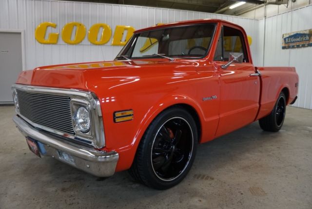 1971 Red Chevrolet C10 --