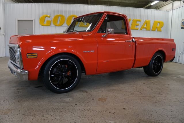 1971 Red Chevrolet C10 --