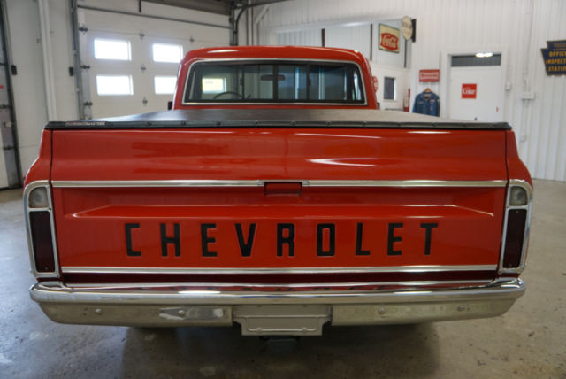 1971 Red Chevrolet C-10 --
