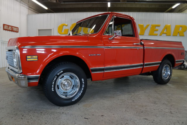 1971 Red Chevrolet C-10 --