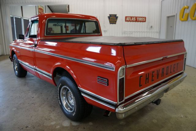 1971 Red Chevrolet C-10 --
