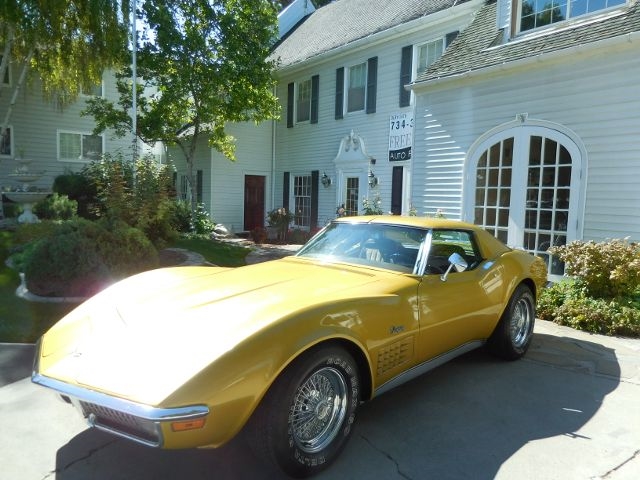 1971 Gold Chevrolet Corvette --