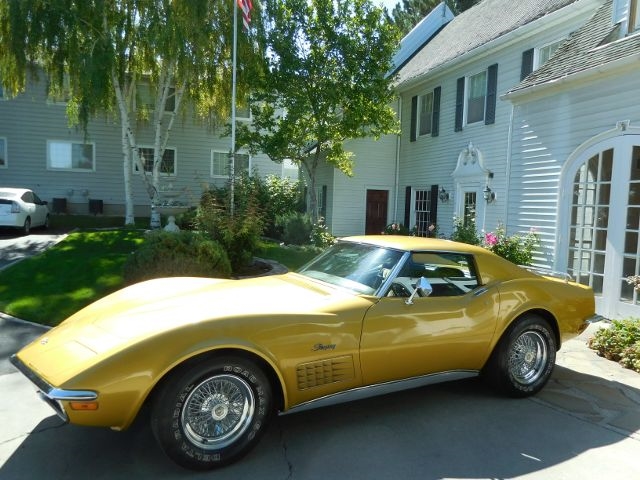 1971 Gold Chevrolet Corvette --