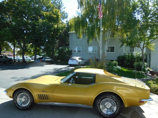 1971 Gold Chevrolet Corvette --