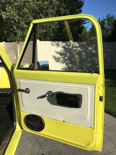 1971 Yellow Chevrolet C-10 Standard Cab Pickup