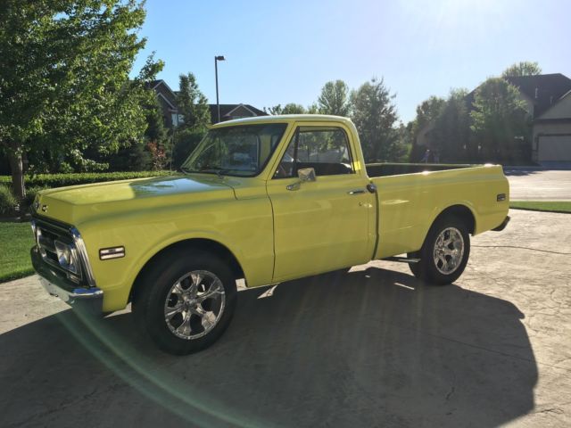 1971 Yellow Chevrolet C-10 Standard Cab Pickup