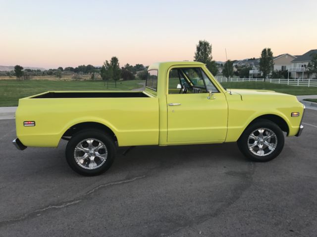 1971 Yellow Chevrolet C-10 Standard Cab Pickup