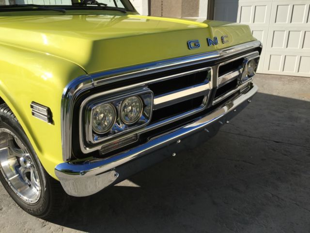 1971 Yellow Chevrolet C-10 Standard Cab Pickup