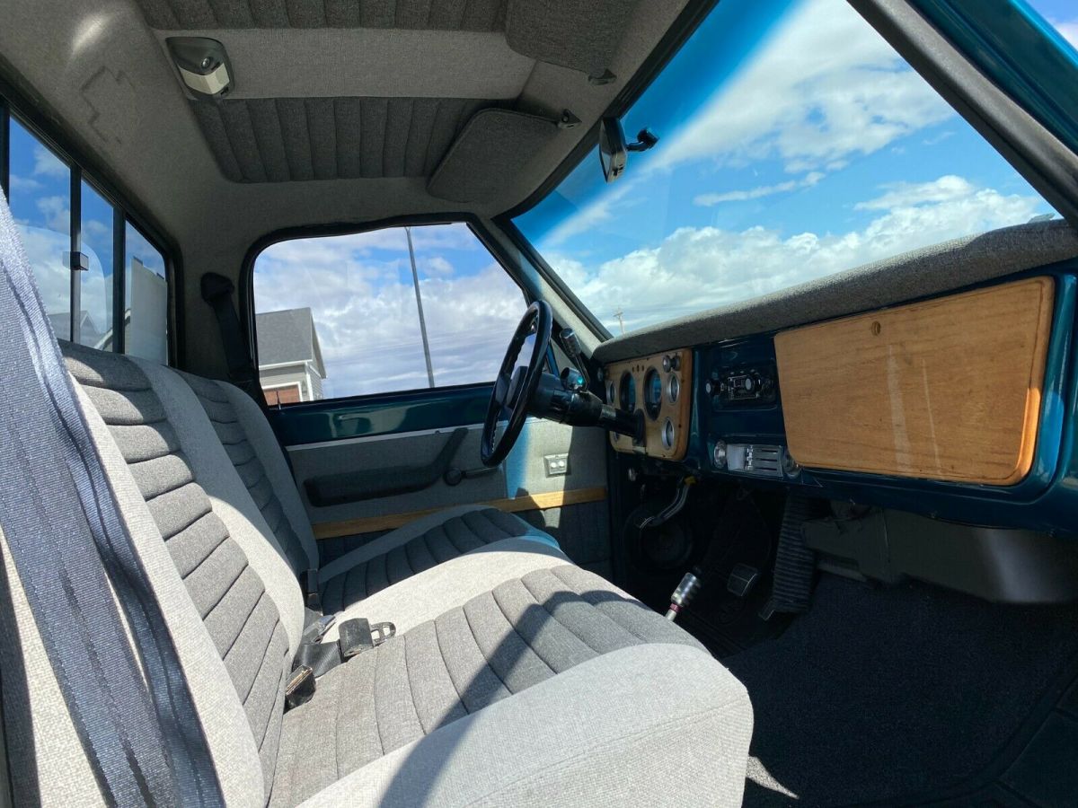 1971 Teal and White Chevrolet C-10