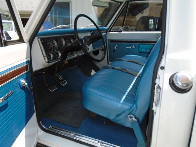 1971 White Chevrolet C-10