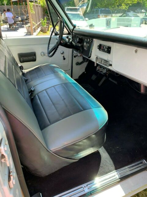 1971 White Chevrolet C-10 Standard Cab Pickup