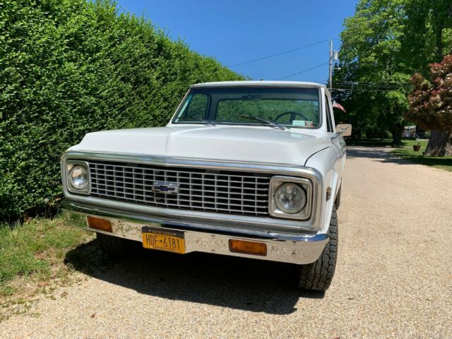 1971 White Chevrolet C-10 Standard Cab Pickup
