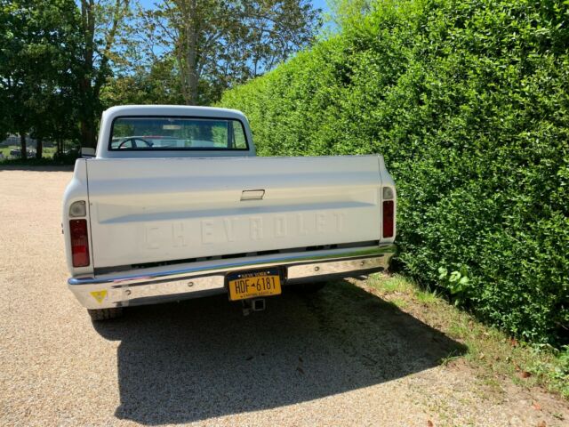 1971 White Chevrolet C-10 Standard Cab Pickup